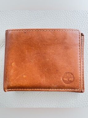 Timberland Tan Leather Bifold Card Holder
